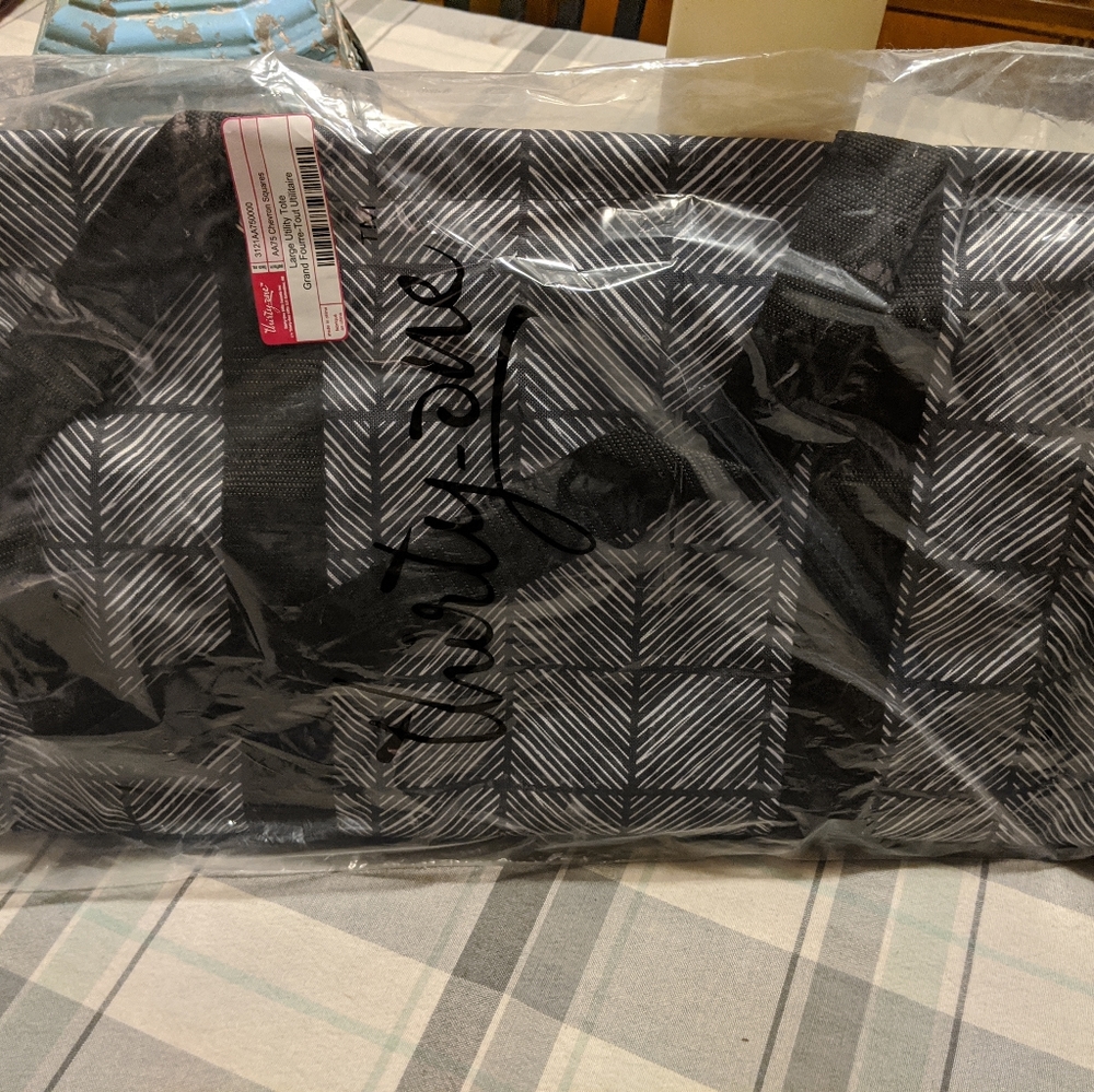Large Utility Tote-NIB